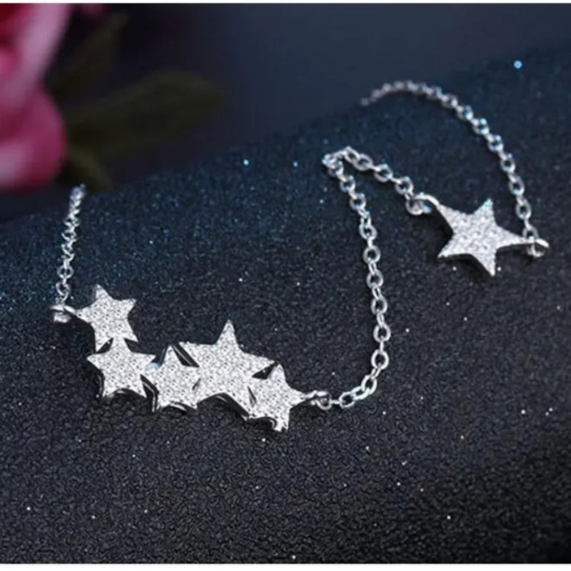 Celestial Grace - Collar fino con estrellas y destellos celestiales plateados